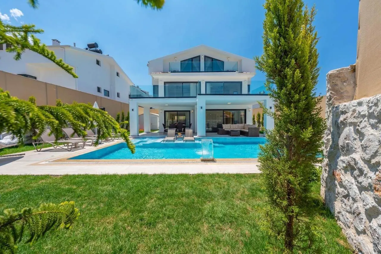 La Marbella Villa Fethiye 0*,